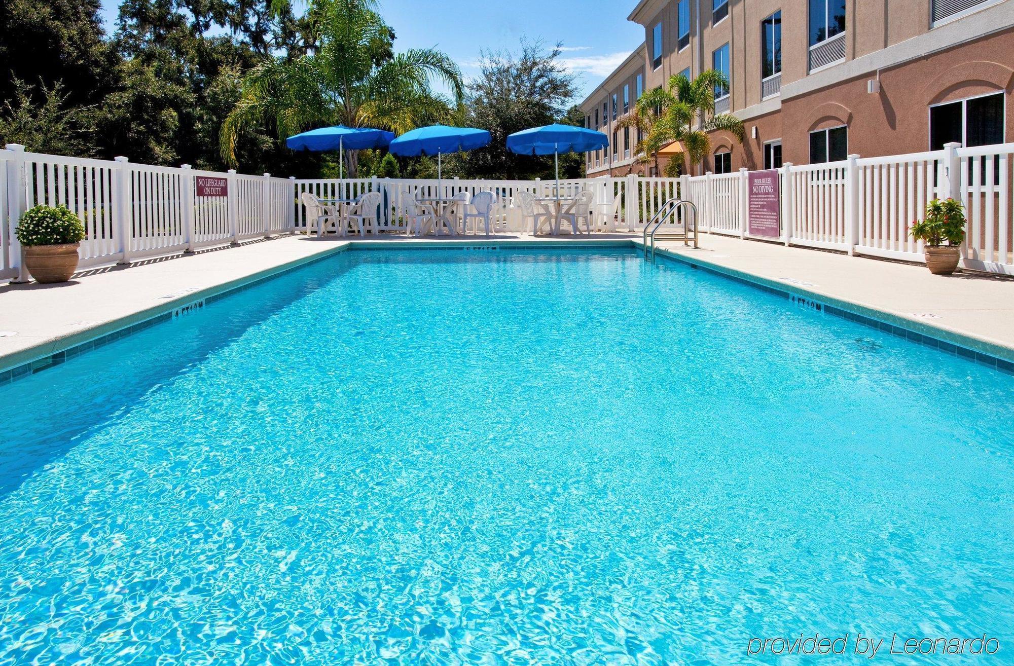 Holiday Inn Express & Suites Tavares By Ihg Exterior foto