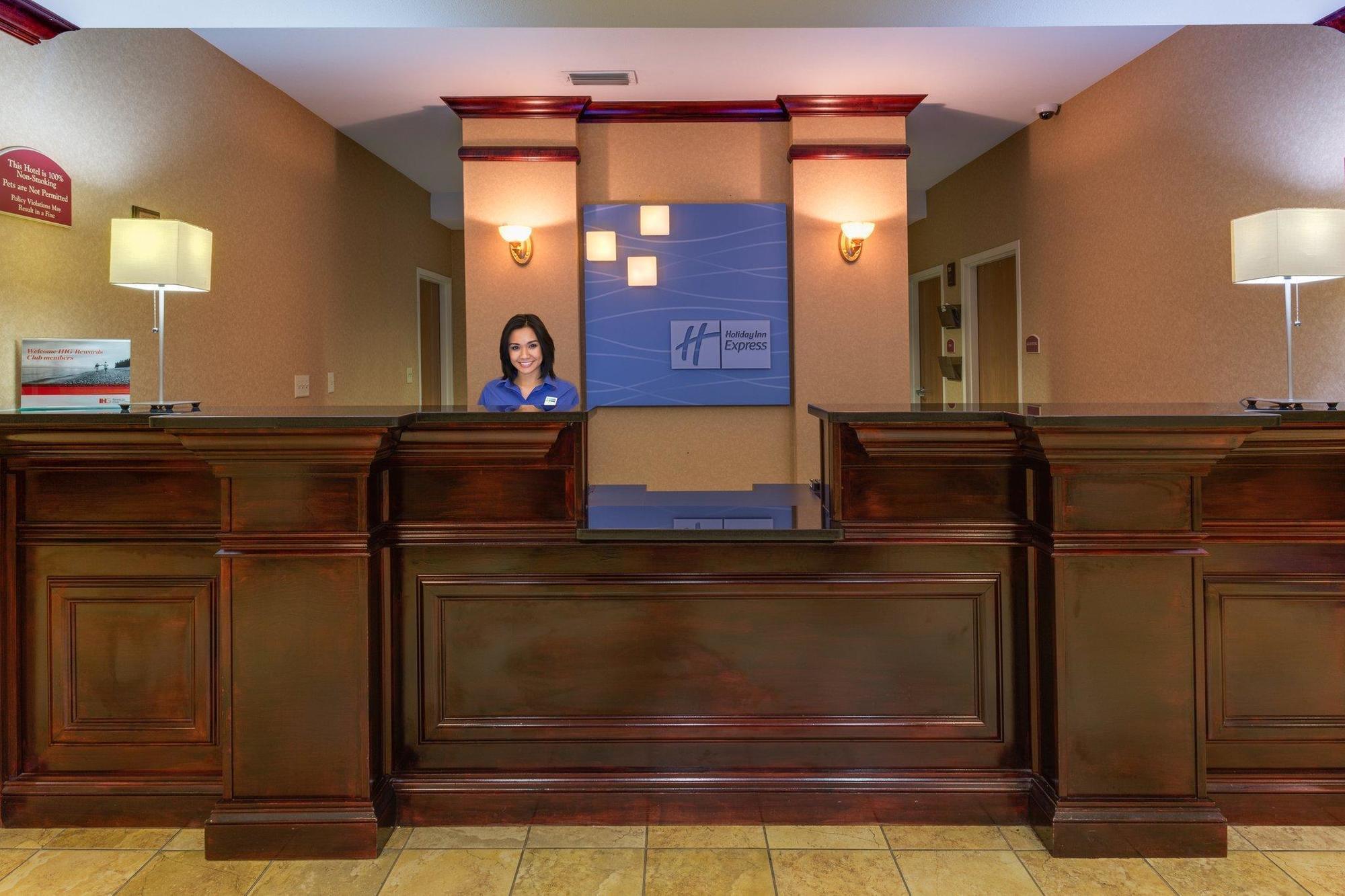 Holiday Inn Express & Suites Tavares By Ihg Exterior foto