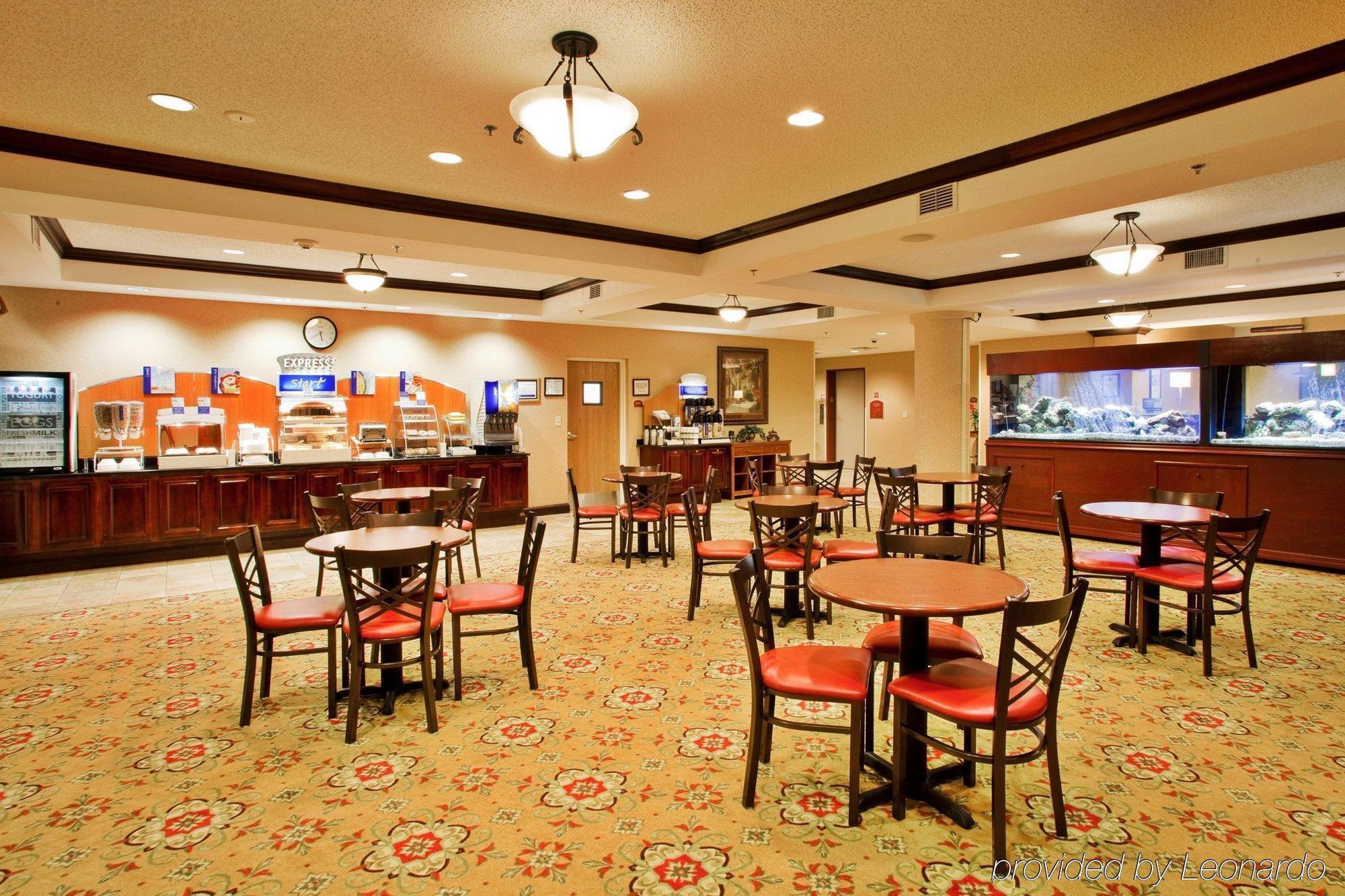 Holiday Inn Express & Suites Tavares By Ihg Exterior foto