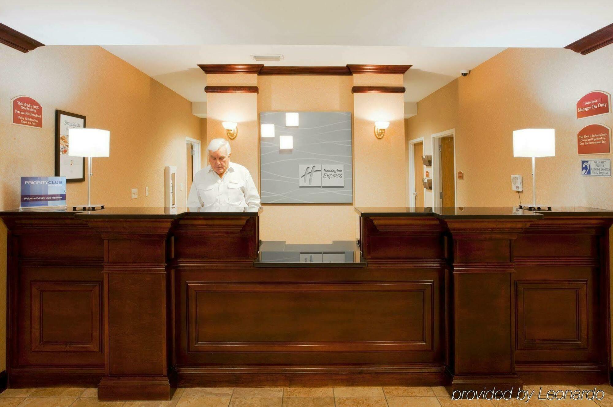 Holiday Inn Express & Suites Tavares By Ihg Exterior foto